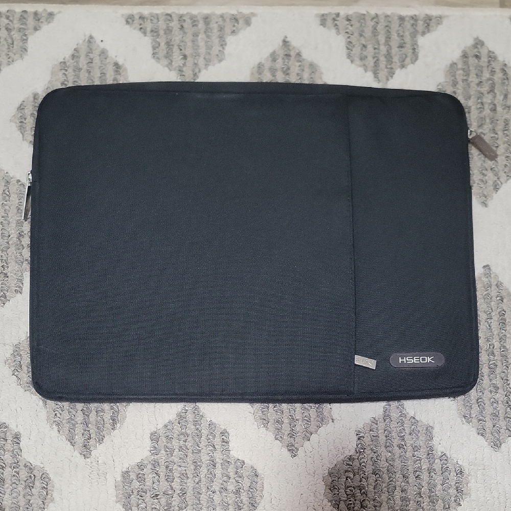 Like New Hseok Black Laptop Sleeve For 15 Inches Laptops W/ Front Pocket
